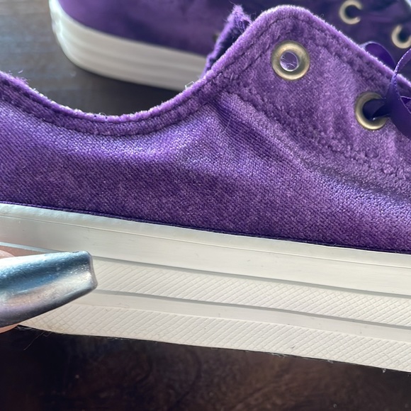 Velvet Converse Sneakers - Picture 2 of 9